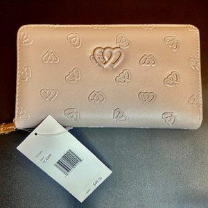 NEW WITH TAGS Betsey Johnson Zip Large Wallet